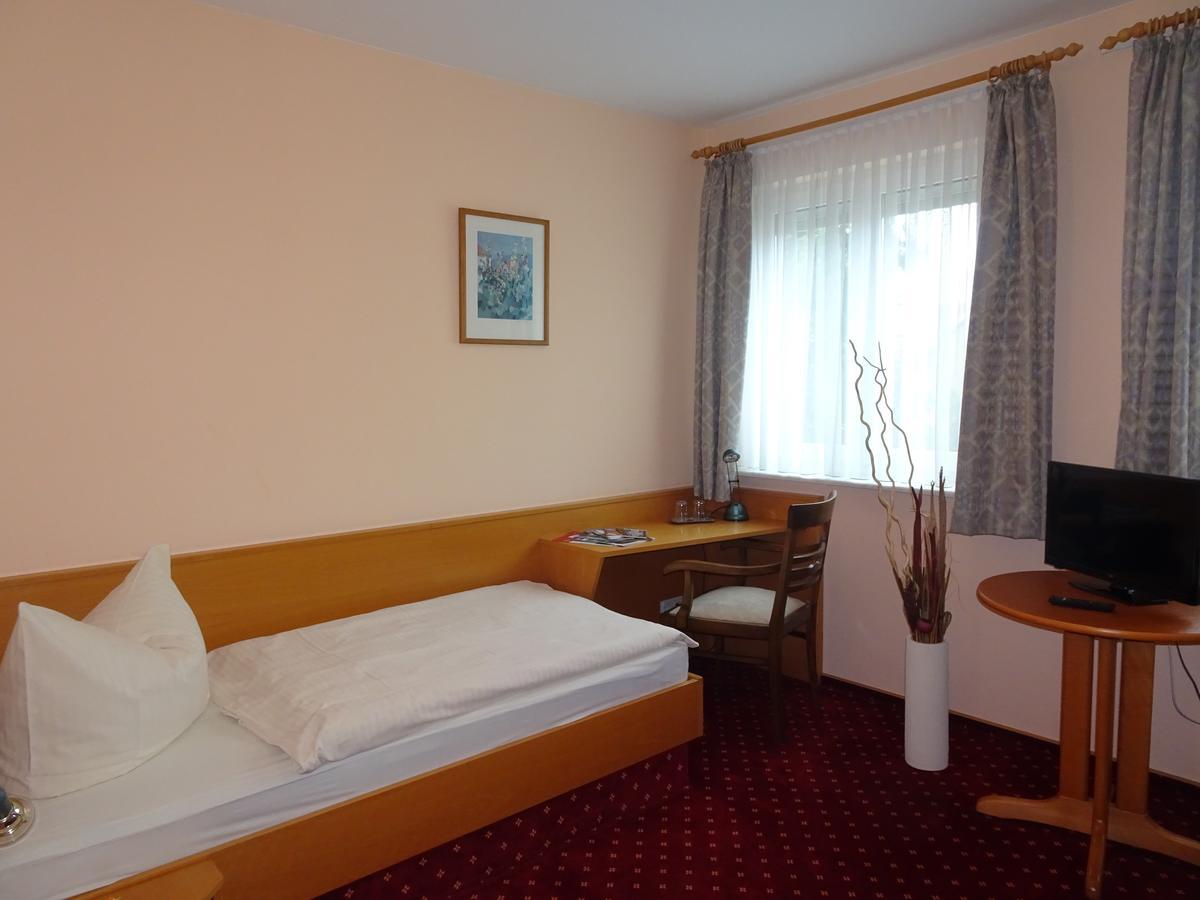 Hotel & Gasthof Zum Loewen Eisenach Extérieur photo